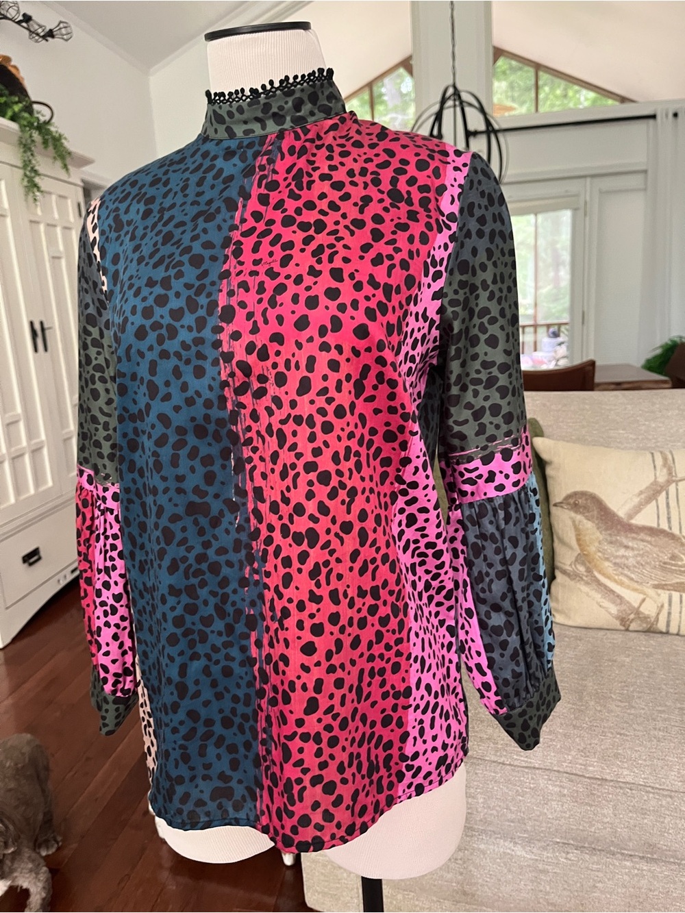 VILAGALLO Lola Shirt in Pongo Print Mock Neck Blouse Multi Color Long Sleeves 42 - Picture 2 of 5